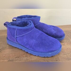 Women’s UGG Classic Ultra Mini Boot Naval Blue Suede Size 8M